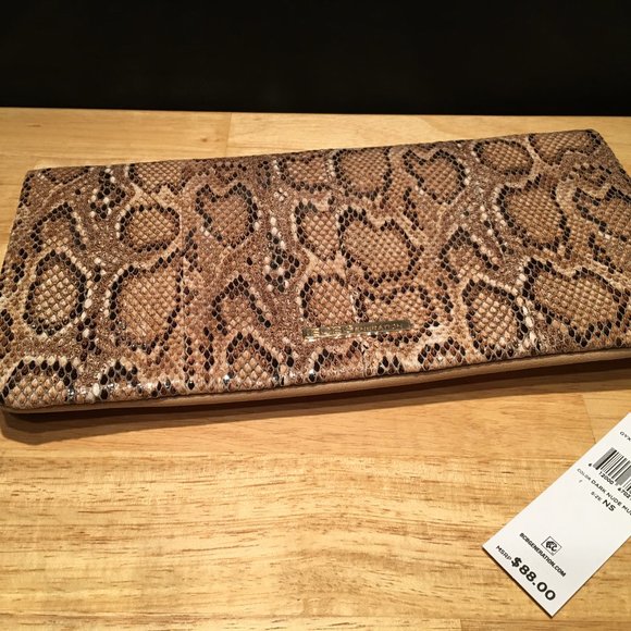 BCBGeneration Ready To Roll Foldover Clutch Dark Nude Snake Prints New With Tag - Picture 5 of 16